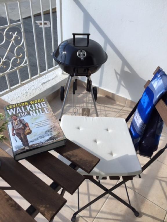 Love Nest Apartment Paphos Chambre photo