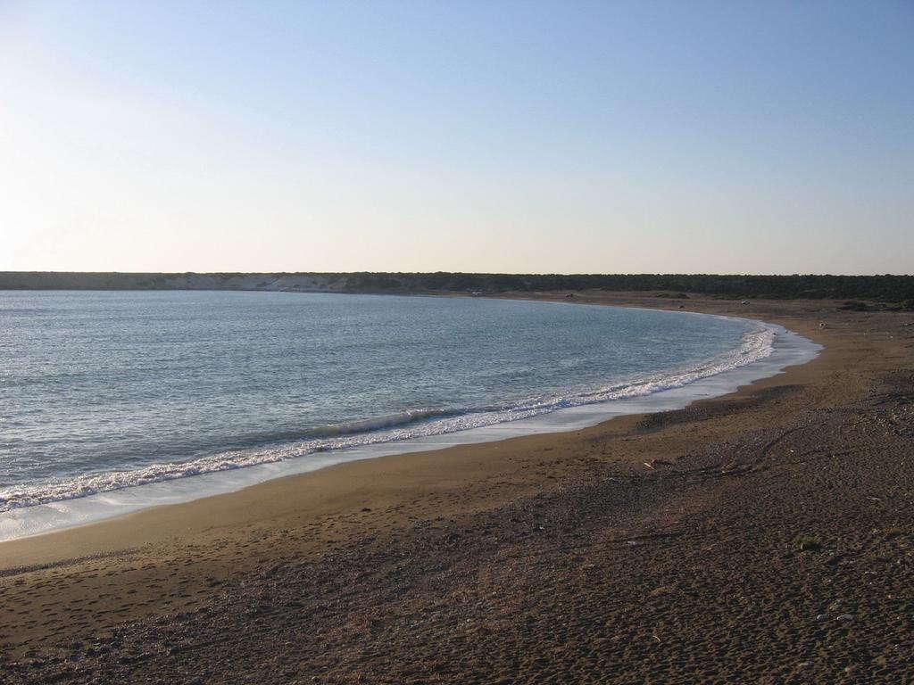 Love Nest Apartment Paphos Chambre photo